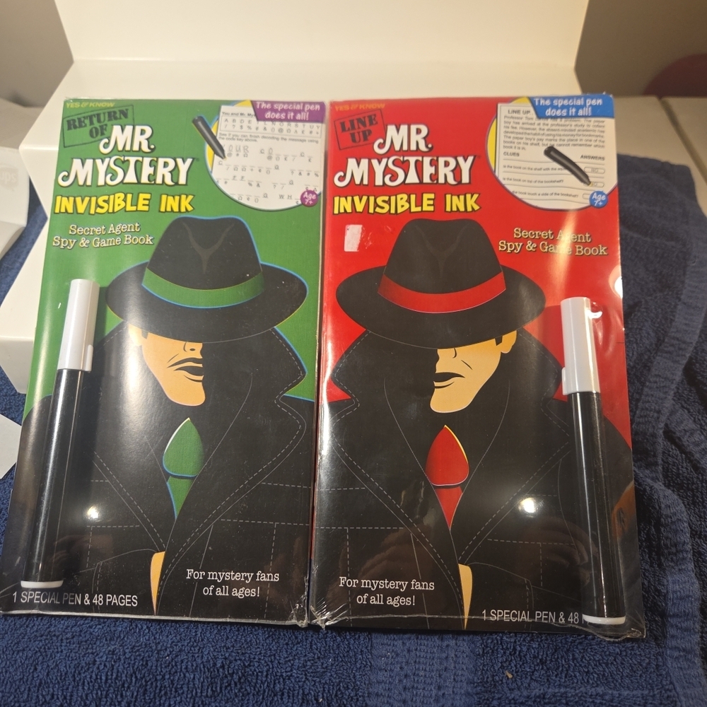Invisible Ink Spy & Game Book Set - Red and Green